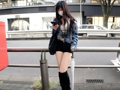 【奇跡の神スタイル】『で…出ちゃうぅ…！』大量潮吹き体質の美巨乳ブーツ美少女ギャルがお漏らし立ちバック【素人エロ動画】