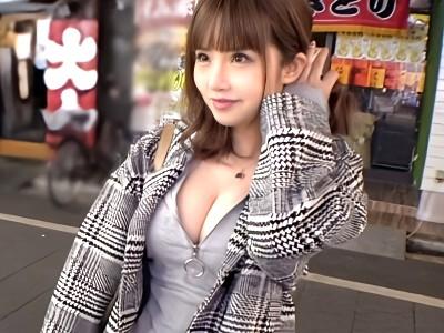 【奇跡の美巨乳】『無自覚誘惑？ｗ』エロ乳ギャルがノーハンドフェラ中に乳首責め→大量潮吹きグラインド騎乗位♥素人ナンパ企画
