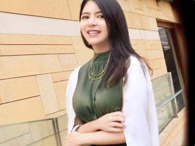 【人妻ナンパ企画】『足は…ダメ…』足が性感帯の美熟女に足舐め→手マン大量潮吹き背面騎乗位＆立ちバック連続中出し♥エロ動画