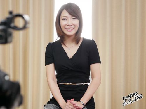 【芦名梨花】四十路の美熟女さん初めてのAV撮影で緊張しながらストリップする姿がエロ可愛いです
