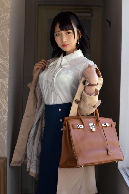 【香椎佳穂】仕事が忙しくて欲求不満な女子アナさんが性欲発散のために彼氏以外の男と激しくセックスしちゃう