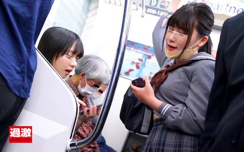 満員電車の中で鬼畜男に命令されレズプレイをしちゃう女子高生さん