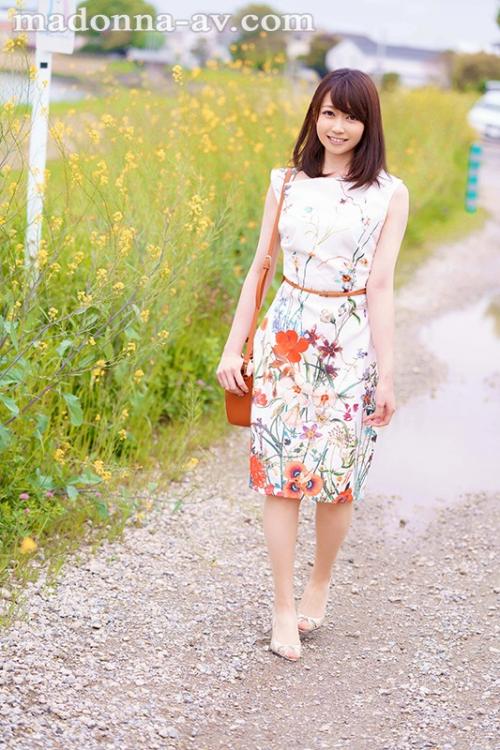 【高樹あすか】三十路の人妻さんが久しぶりのキスでエッチな気分になり不倫セックスしちゃいます