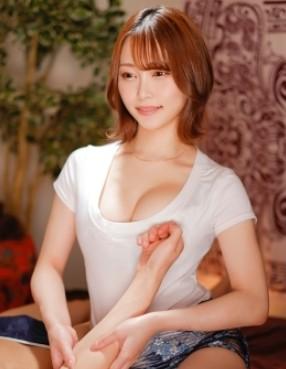 【性的なオイタが過ぎる美人施術師！からかっているのかと思いきや途中から本気のエロモードに…】綺麗でスタイルもいいメンエス嬢が客の上に乗ってマッサージの舞を披露！