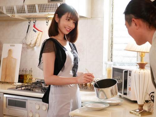 エロ奉仕してくれる愛人！激かわフェイスに超スレンダーボディが言いなり、思いのままハメまくり濃密に絡み合うお遊びセックス！