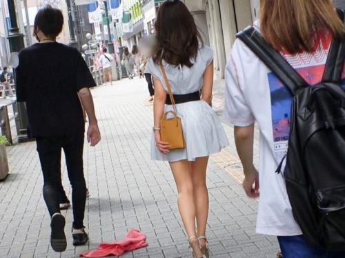 美脚スレンダー美女ナンパ！後ろ姿でもわかるいい女が顔もゲキカワ。エッチな事に興味津々！初対面ち〇ぽハメてイキまくる！