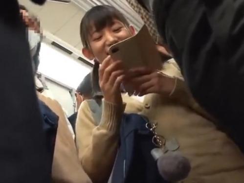 【痴漢ｘレイプ】カワイイ女子校生が下着姿にされ半べそ顔！執拗に触られ揉まれて…　遂にはちんぽまで突っ込まれてしまう悲劇！