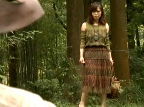 【ヘンリー塚本】ホームレスの前に現れた熟女人妻(41)飢えたオトコは迷わずハメまくる！激イキしちゃうとんでもないBBA！