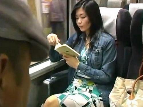 【ヘンリー塚本】電車で物欲しそうな熟女をナンパしてあっさりSEX成功、美しく熟れたカラダを味わいハードにちんぽハメまくる