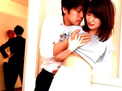 ＜新任女教師！＞「ダメよ～ダメダメ」絶倫生徒たちに狙われてしまい・・・犯されレイプされっぞ！(アダルト動画)
