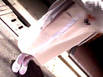 ＜素人ナンパ！＞「え？これから？」街で見かけた看護師ナースゲッツ！童貞君の筆おろしエロ行為シテクレチャウゾ(エロ動画)
