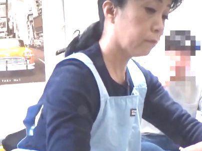 ＜五十路！＞「ババア・・・ヤル！」家事代行オバサン熟女！頼み込んでエロ交尾やっちゃうぞ(アダルト動画)