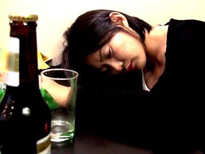 ＜韓国女子、登場だぞｗ＞「たまにアジア人いいね～ｗ！」もちろん酔いつぶして・・犯すだけだぞ、ヒヒヒ・・！