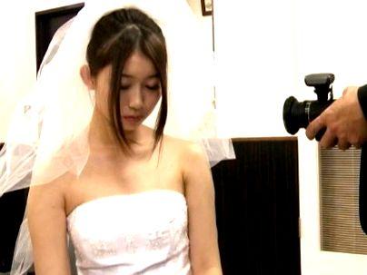 ＜ながえスタイル＞「ヤメテクダサイ…」リストラの代わりに…夫の前で妻が犯●れやられてシマウ奥さん！(無料エロ動画)