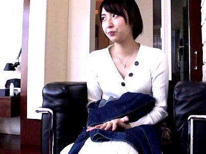 ＜25歳！＞「寝取ってください！」色気半端ない美人奥さん！他人棒でネトラレｓｅｘになっとるぞ(アダルト動画)