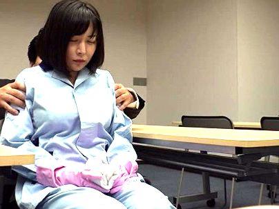 ＜清掃員＞「深夜に夜●いすっぞｗケケケ・・」オフィスで働く清掃員おばさん！鬼畜な男に犯されレイプされっゾ(アダルト動画)