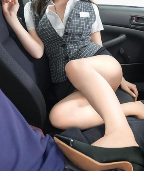 職場で痴的に男を喰い漁る！時に激しく時に厳しく、焦らしと癒しの誘惑で男達を魅了する♪