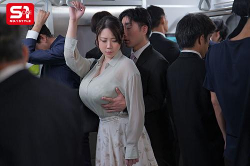 【みなみ羽琉×痴漢】混雑した電車の中でKカップ爆乳OLのユッサユッサと揺れる大きな胸に魔の手が迫る