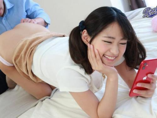 若い娘が淫らな誘いに惑わされ、欲望の炎に身を焦がす