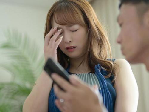 【凌辱】変態的な夫の嗜好で異人の男根に激しく貫かれ、快感に没頭するエロエロボディの奥さん！