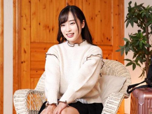 【巨乳】「は、恥ずかしいです…♡」レンズの前で羞恥心を剥き出しにし、ぐっしょり濡れて高揚が止まらない！熱い視線に身を委ねる淫らな一瞬を堪能せよ！
