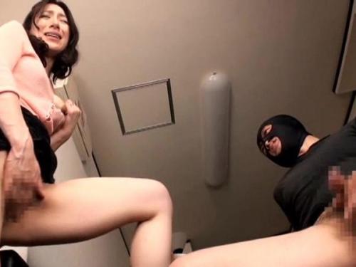 ＜松本まりな＞夫の目の前で強盗に襲われ、羞恥に満ちた姿で魅惑の肢体を晒しながら秘められた悦びに浸る！