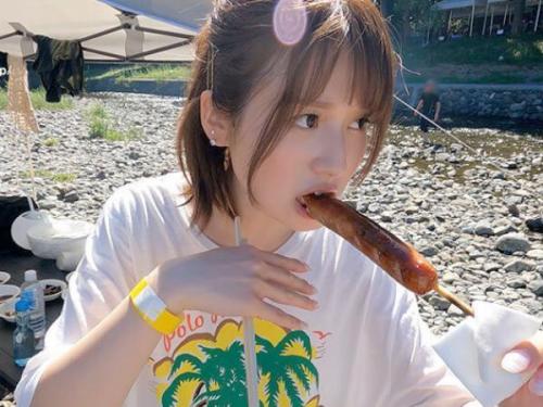 【夜這い】「職場でアルバイトの先輩と一夜の過激な交わり！」細身の美女が欲求不満で甘え上手な後輩とラブホテルで生で抱き合う！