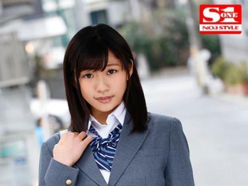 「制服を着た少女が再び暴力の餌食に…一日に二度も襲われた恐怖の瞬間！」