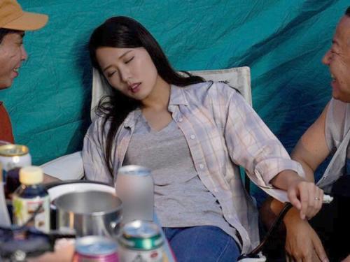【スレンダー】キャンプで妻が寝取られ！町内会のイベントでまさかの裏切り…