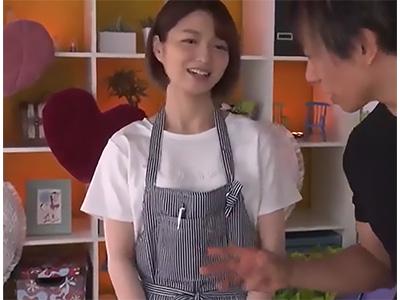 可愛いスリム美少女がAVデビューして剛毛マンコに勃起チンポ挿れられ感じまくっちゃう！ｗｗｗ