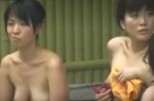 女湯露天風呂盗撮。