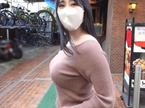 ニットの上らからでも分かるスーパー巨乳学生！はち切れそうなオッパイを眺めながら至福の騎乗位フレッシュボディを突きまくる！
