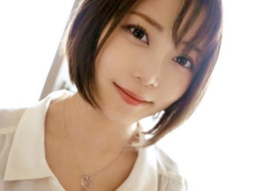彼氏ちんぽでは物足りない三十路美女！浮気ちんぽに突かれまくりうっとり顔で激イキ、普段とは違うSEXを楽しんで大満足の美女