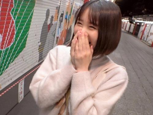 【素人ナンパ】清楚感あふれる女子大生GET！一生懸命フェラして挿入へ、キツそうな表情でデカチンを受け入れる超カワイイ子！
