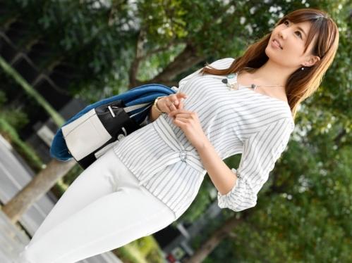 【人妻ナンパ】旦那が浮気してて寂しい奥様GET！眩しいスレンダーボディをハメ放題、ハードピストンからお構いなく濃厚中出し