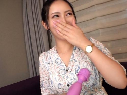 【素人ナンパ】清楚美人だったが手マンでマン汁だだ漏れ！仕上がったマ〇コにデカチン挿入され美しい顔を歪ませイキまくっちゃう