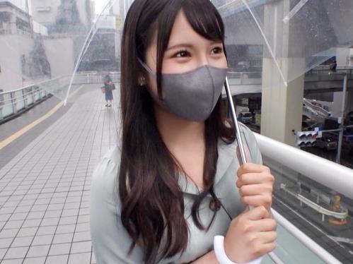 【素人ナンパ】押しに弱い女子大生GET！さっさと素っ裸にされ巨乳パイパン丸出し、あっさりチ〇コも挿入されちゃう可愛い子！