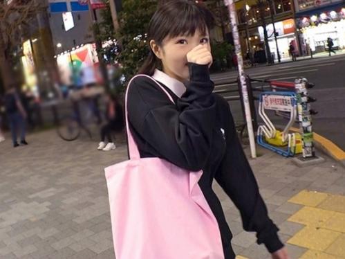 【素人ナンパ】秋葉原をチョロつくロリ少女(18)つやつやボディを楽しみつつデカチン激ピストン、アニメ声で喘ぎまくり絶頂！