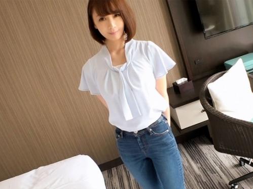 三十路スレンダー美女『凄い大きい、こんなの初めて…』細いカラダに初デカチン突っ込まれ♡堪らず喘ぎちらし淫らにイキまくる！