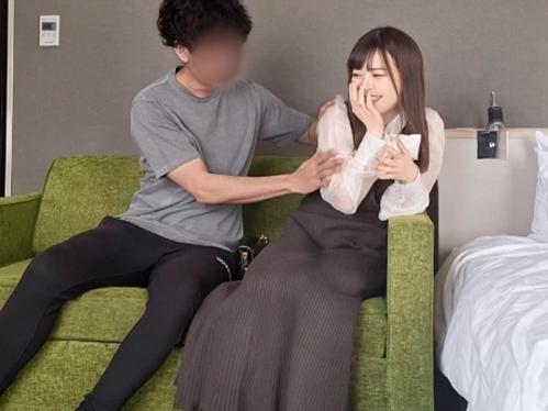 【素人ナンパ】『彼氏いますから…』と言いつつカラダを許しちゃう美少女！ワレメくっきりパイパンを突かれまくり我を忘れて絶頂