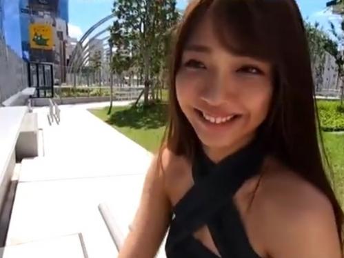 【素人ナンパ】眩しいほどの美脚スレンダー美女だがかなりのスキモノ！遠慮なくちんぽハメまくりカワイイお顔にぶっかけお掃除！