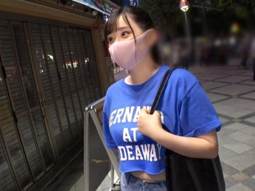 【素人ナンパ】パンツが丸見えミニスカお姉さんGET！なんとなく脱がされ手マン、気持ちイイなかチ〇コも突っ込まれてしまう！