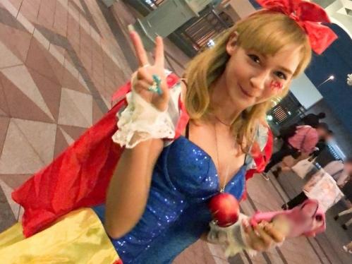 【素人ナンパ】カワイイ金髪フランス人GET『恥ずかしい』と言いつつパイパン開帳♡綺麗なワレメを舐められハメられイカされる