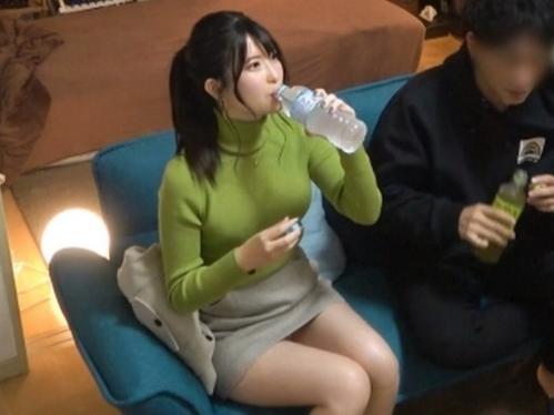 経験浅めのウブ看護師(22)連れ込み！盗撮されているなか様々な体位で突かれまくりぎこちない喘ぎ声を発して快楽に堕ちていく！