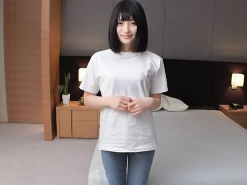 最近処女を奪われたばかりのウブ女子大生とハメ撮りSEX！恥ずかしがるなかデカチン突っ込まれただただ喘ぎまくる未開発ボディ