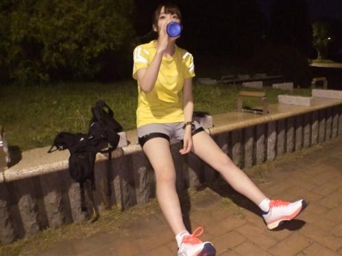 【素人ナンパ】ジョギング中の美脚スレンダー少女GET！警戒心を抱かれるが、まだ幼そうな新鮮ボディを舐めまくってハメまくる