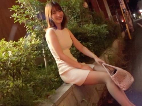 【人妻ナンパ】超スレンダー美人奥様だがドM女だった！放尿させられご褒美ちんぽ挿入、大洪水びっちょびちょでイキまくる変態女