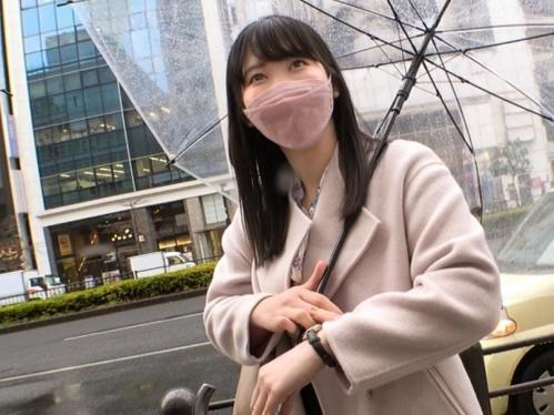 【素人ナンパ】彼氏ナシの清楚美人OL(24)久しぶりのチ〇コに下品な声で喘ぎちらし、騎乗位挿入では恥ずかしの大量潮吹き！