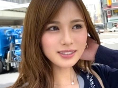 浮気にハマるド淫乱人妻！丁寧フェラからベロチュウ、挿入されればスケベすぎる腰使い。優雅な奥様が不貞行為で超下品に乱れる！