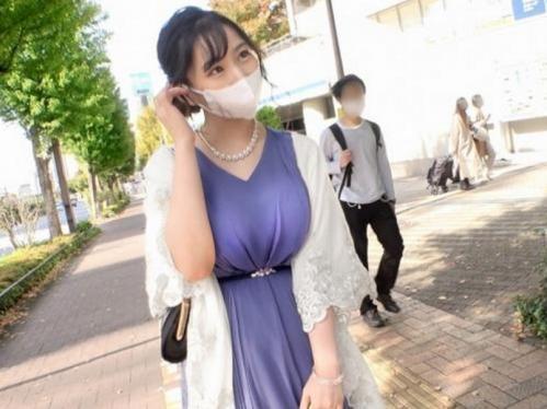 【素人ナンパ】押しに弱いタイプのMカップ爆乳女子GET！ちぎれそうな程おっぱい揺らして激ピストンにヒンヒン喘ぎ散らす！